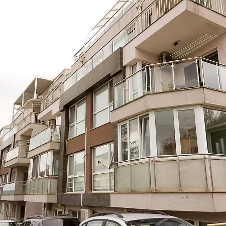 Peaceful Three-bedroom In Briz, By Flat Mаnаger Apartman *