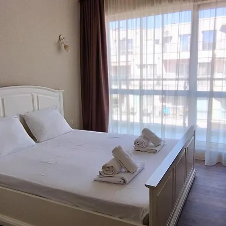 Apartman Peaceful Three-bedroom In Briz, By Flat Mаnаger *