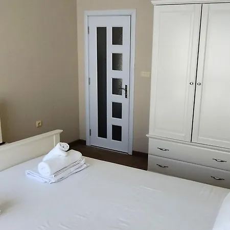 Apartman Peaceful Three-bedroom In Briz, By Flat Mаnаger *