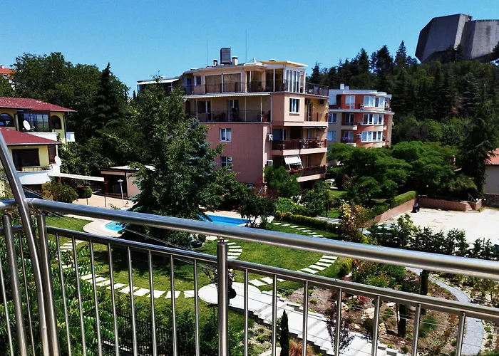 아파트 Peaceful Three-bedroom In Briz, By Flat Mаnаger 바르나