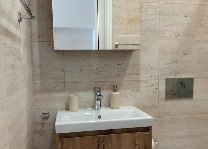 Peaceful Three-bedroom In Briz, By Flat Mаnаger 바르나