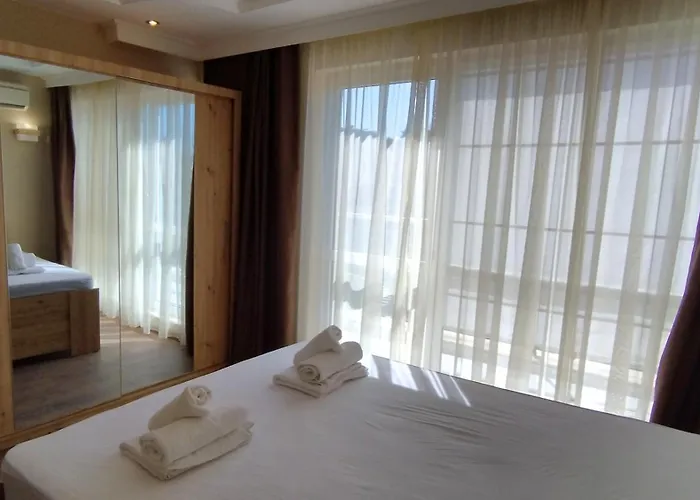 Peaceful Three-bedroom In Briz, By Flat Mаnаger *